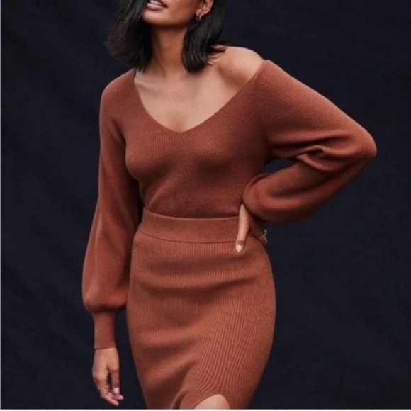 Abercrombie & Fitch Brown Camel Sweetheart Neckline Balloon Sleeve Sweater - Picture 1 of 7